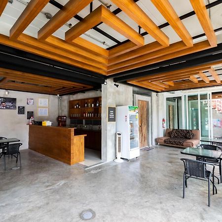 Firefly Phuket Hotel Patong Екстериор снимка
