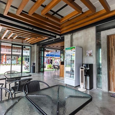 Firefly Phuket Hotel Patong Екстериор снимка