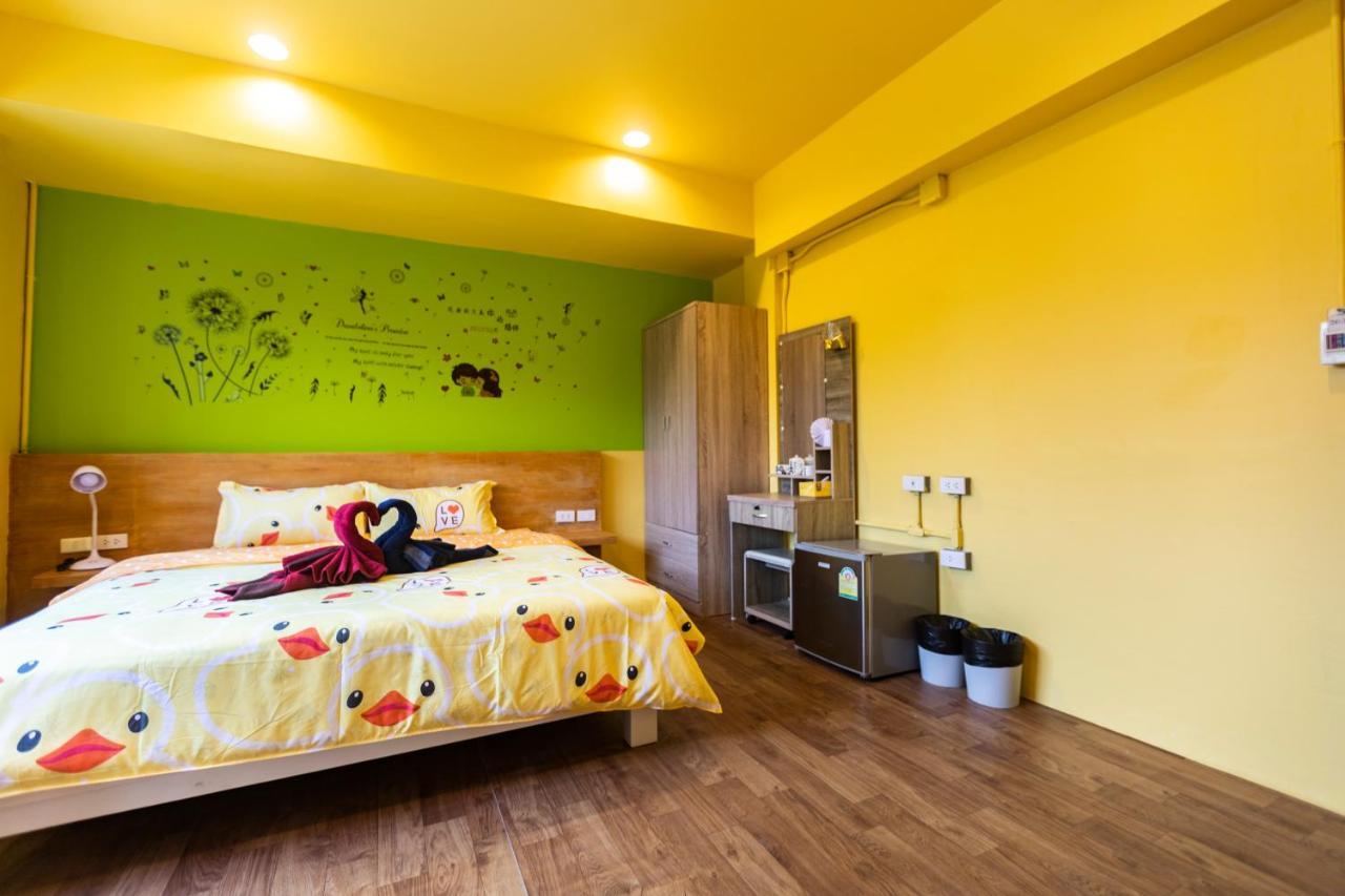 Firefly Phuket Hotel Patong Екстериор снимка