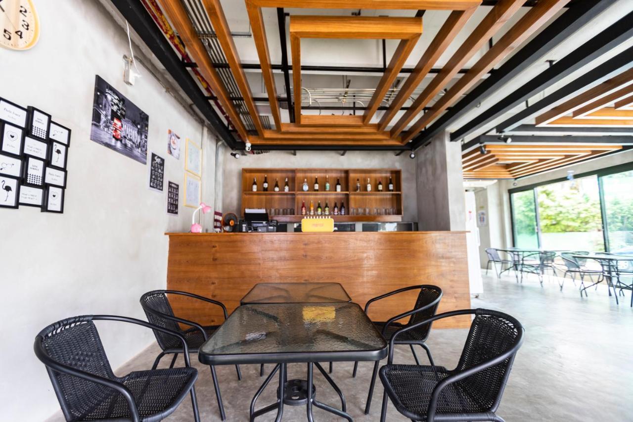 Firefly Phuket Hotel Patong Екстериор снимка