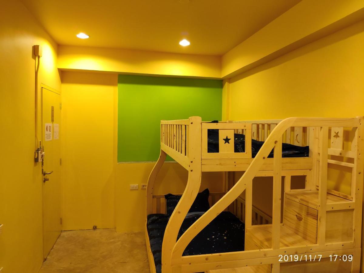 Firefly Phuket Hotel Patong Екстериор снимка