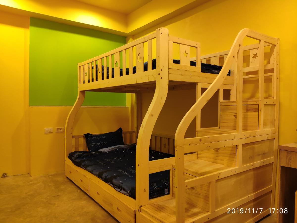 Firefly Phuket Hotel Patong Екстериор снимка