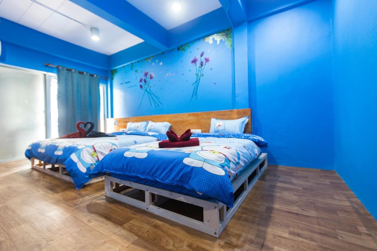 Firefly Phuket Hotel Patong Екстериор снимка